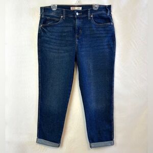 Levi’s Signature Women’s Cuffed Midrise Capri Stretchy Jeans / Size 12